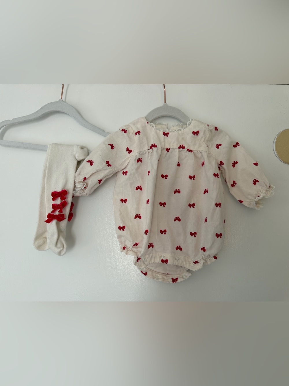 Janie and Jack Cream Romper with Red Bow Holiday Print baby girl 0-3m